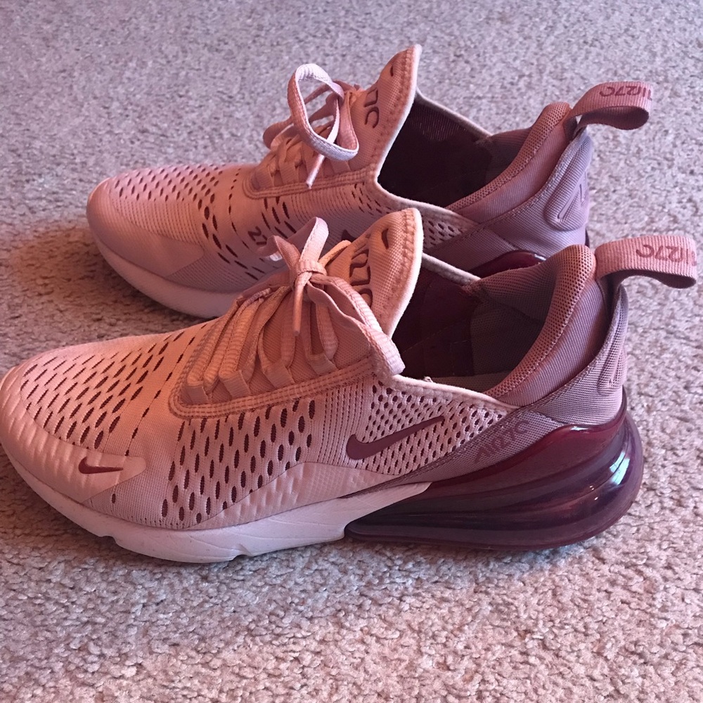 Women’s Nike AirMax 270